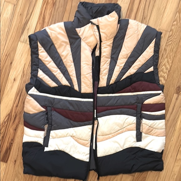 Free People In a Bubble quilted vest in Oasis Chili - Picture 2 of 4